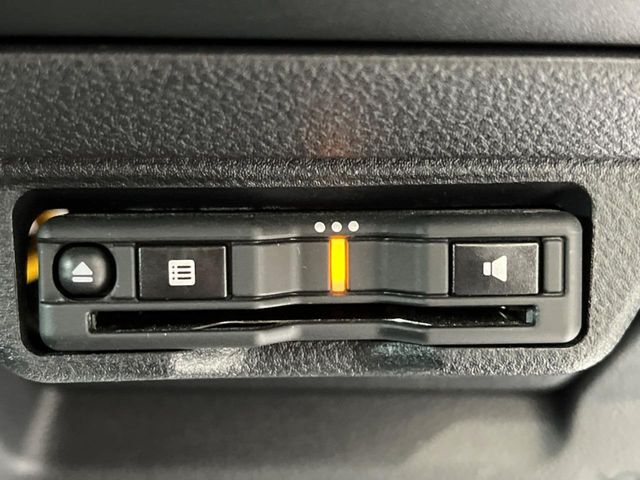 【ETC】高速道路の料金所をストレスなく通過！話題のスポットやサービスエリアに多い「スマートIC」利用時は必須のアイテムです。当店でセットアップを実施、ご納車当日からすぐにご利用いただけます！