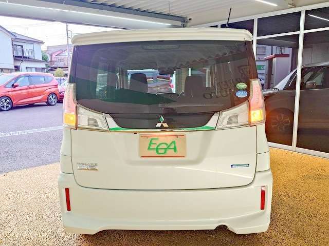 外装も特に目立つキズ等も無くキレイです！お探しの方はお早めに！全国納車も可能です！実際に現車確認が難しい当店より遠方の方でも一度ご相談下さい！
