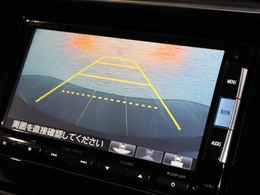 バックカメラが装備されており、後方の安全確認はもちろんのこと狭い場所での駐車や雨の日・夜間など視界の悪いコンディションでのストレスの軽減にもなります！