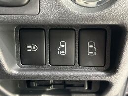 【両側パワースライドドア】スマートキーや運転席のスイッチで後席両側スライドドアの開閉が可能♪電動だから力を入れてドアを開ける必要が無く、小さなお子様でも簡単に開け閉めでき快適です♪
