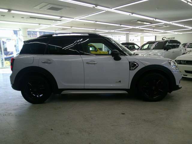 当店では、お客様のご来店に合わせて店頭に展示車を準備させていただいております。ご来店時に、店頭に現車がない場合もありますので、予めお電話にてご確認ください！フリーダイヤルまで