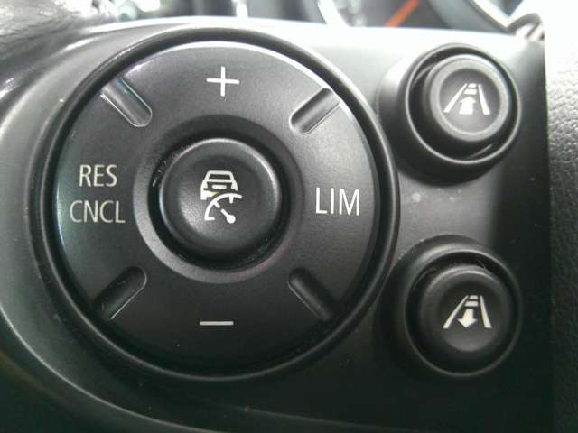 レーダークルーズコントロール装備で長距離運転もラクラク