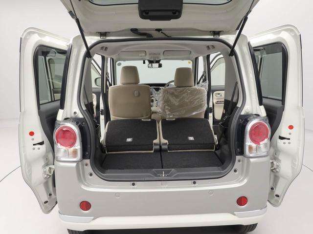 シートを倒してより広い荷室になります。