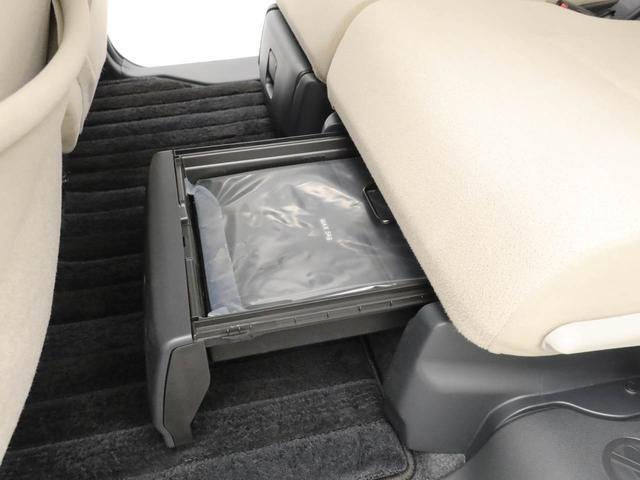 シートの下にも収納できます。
