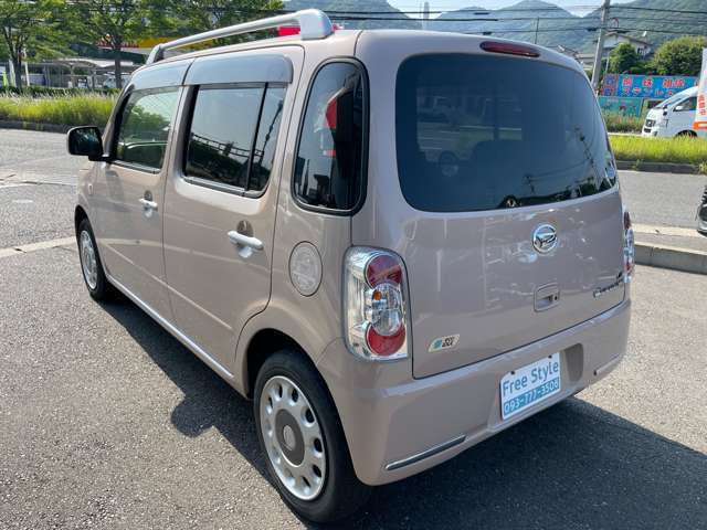 お客様に納得頂ける車輌をお届けするために毎日多数の仕入れ車輌の中から1台を厳選しています。安価だが程度が悪い、良品だが高価では自信をもってお勧めできないと考えております。