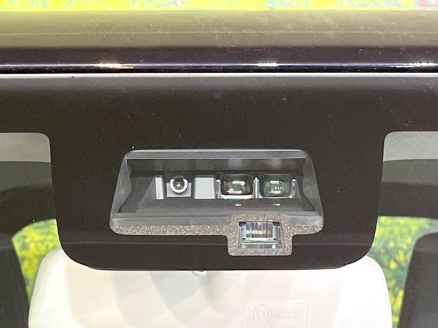 【スズキ　セーフティサポート】走行中に前方の車両等を認識し、衝突しそうな時は警報とブレーキで衝突回避と被害軽減をアシスト。より安全にドライブをお楽しみいただけます。