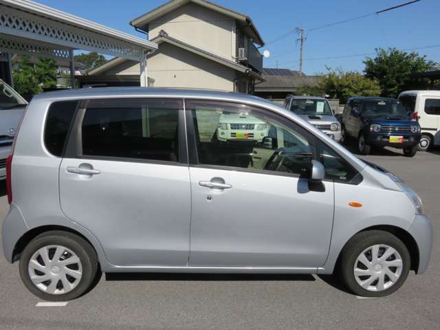 自社では板金塗装ブースも完備しておりますので車体の＊擦り傷＊へこみなどもしっかりと修理させていただいております！