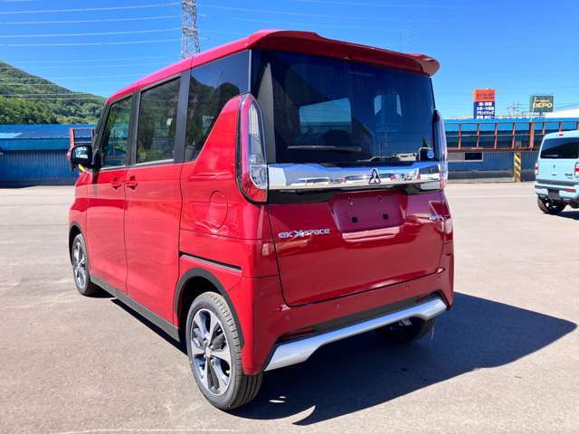 国交省の代わりに車検認定ができる「陸運局指定工場」の資格をもっており、熟練の整備士や国家資格を持った整備士が揃ってます！