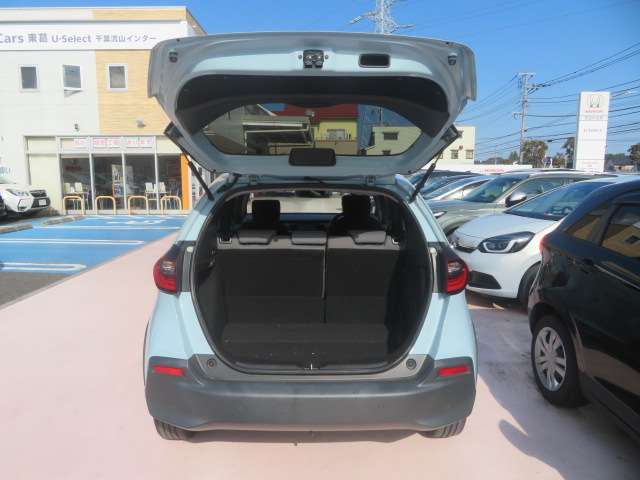 トランクの画像です！当店のカーライフアドバイザーがお客様にぴったりの車両をご提案致します！