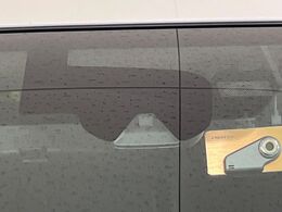 【エマージェンシーブレーキ】走行中に前方の車両等を認識し、衝突しそうな時は警報とブレーキで衝突回避と被害軽減をアシスト。より安全にドライブをお楽しみいただけます。