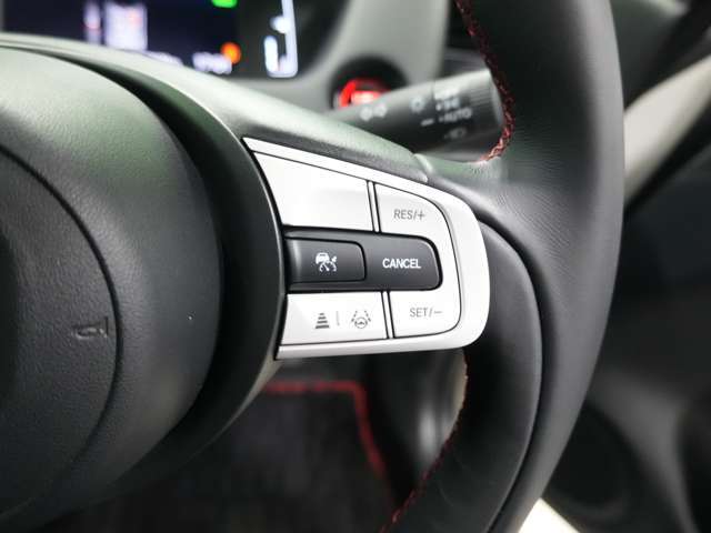 車検、板金なども、安価で安心、早いを常に目指しております。タイヤ・ナビなどのカー用品・マフラーなやローダウンサスペンションなどのカスタムパーツ・任意保険までトータルで安心のカーライフをお約束します。