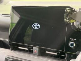 【純正10.5インチナビ】高級感とインパクトのある大画面ナビを装備。各種オーディオ操作はもちろん、スマホ連携もできる利便性の高いナビです♪