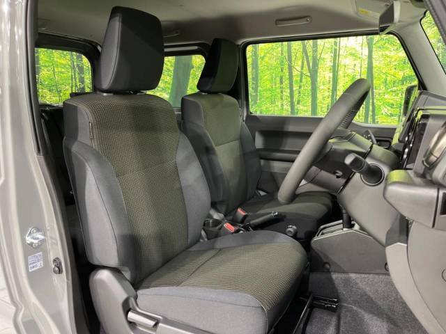 運転席シート廻りは使用感も少なく、良好な状態となっています。丁寧に使われていたことがよくわかりますね。