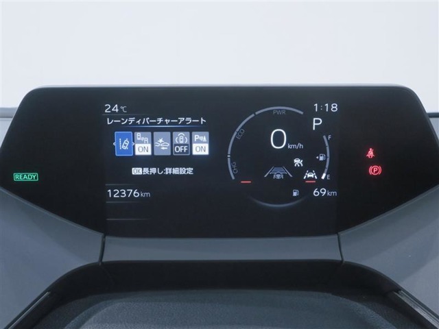 視認性の良いスピードメーターです。