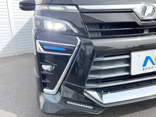 【LEDヘッドライト】悪天候や夜間走行時も良好な視界を確保し安心して運転できる高輝度LEDヘッドライトを装備！点灯速度が早く、消費電力も抑えられています。