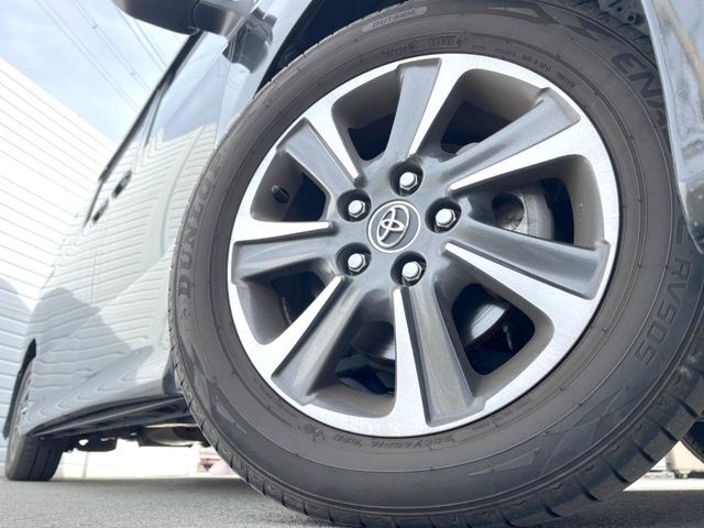 【純正16インチアルミホイール】外観にマッチした純正アルミホイールを装着しております。各種社外アルミホイールや、スタッドレスタイヤも取扱いしております。是非ご相談ください♪