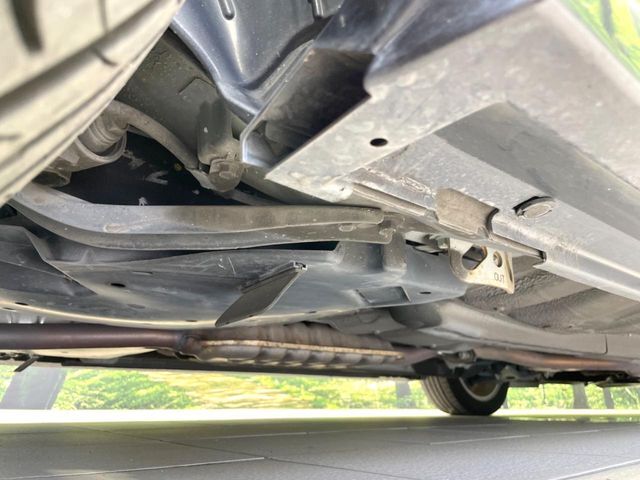 【本州仕入れ】のお車ですので、エンジンルームや下回りのサビも比較的少なく、お車を長く乗りたい方にぴったりの1台となっております♪