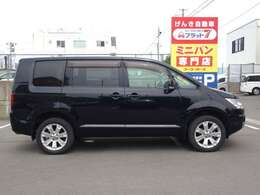 すべての車に外装のコーティングと各種ルームクリーニングを施工いたします！外装も内装も愛車はいつもピカピカキレイが気持ちいいですね♪