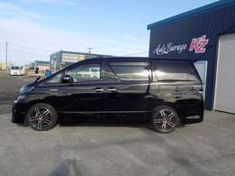 Wサンルーフ、両側パワースライドドア、パワーバックドア、HID。LEDフォグ、シャレン19インチアルミ、サマータイヤNEW！