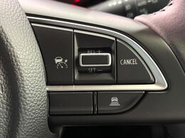 【スズキ　セーフティサポート】走行中に前方の車両等を認識し、衝突しそうな時は警報とブレーキで衝突回避と被害軽減をアシスト。より安全にドライブをお楽しみいただけます。