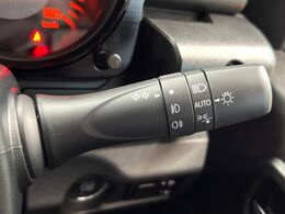 【アダプティブクルーズコントロール】高速道路での長距離走行が楽に！！自動で速度を保つクルーズコントロールが、衝突軽減システムと連携し、前方の車両を感知して車間を保つように速度調節してくれます！！