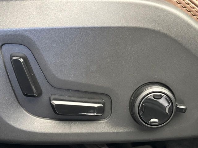 【パワーシート】スイッチ一つで簡単にシート位置の微調整が可能！電動だから力もいりません！自分に最適なシートポジションにセットして、快適なドライブをお楽しみください。