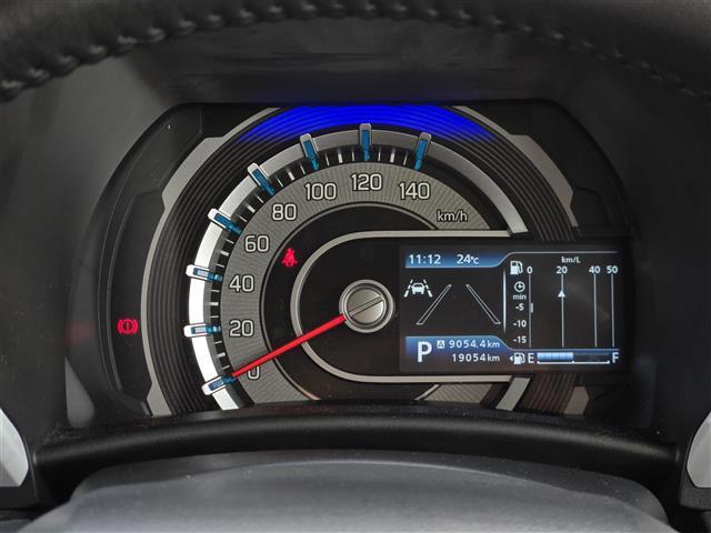 【スピードメーター】メーターがシンプルで見やすく運転しやすいですね！