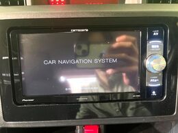 【ナビゲーション】使いやすいナビで目的地までしっかり案内してくれます。各種オーディオ再生機能も充実しており、お車の運転がさらに楽しくなります！！