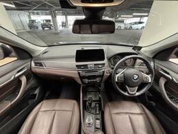 見通しの良いコックピットは普段のドライブに最適。運転しやすいお車となります。