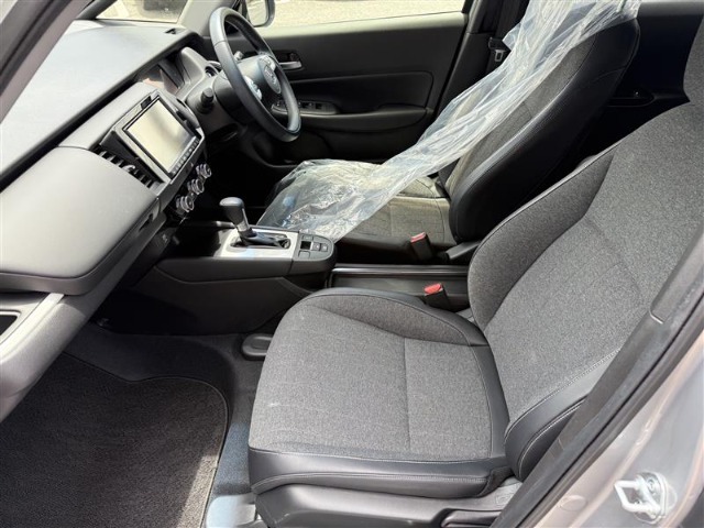 中古車にもボディーコーティング施工できます。一度ボディを磨いてから施工しますので、光沢のある綺麗な状態でお乗りいただけます。お気軽にご相談下さい。