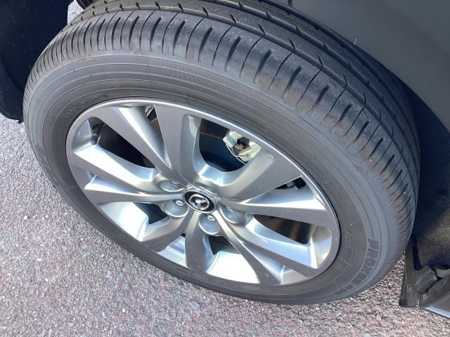 タイヤ溝たっぷりです。中古車は基本現状になります。ぜひ確認お願いします。