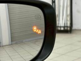 ブラインドスポットモニター装備。車線変更をしようとした時に車両があれば警報を鳴らしてくれます。