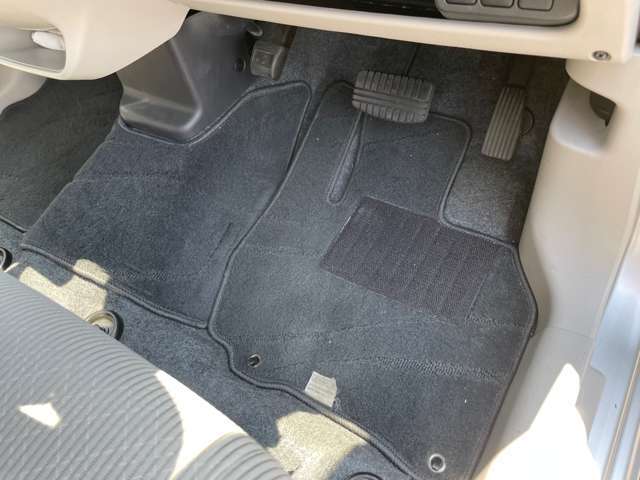 運転席フロアマット