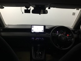 フロントガラスが大きく、ワイドな視界で運転もしやすくなるように設定されています。
