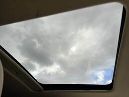 全車第三者機関鑑定済み★それでも伝わりづらい匂いや雰囲気等、是非お問い合わせいただけると幸いです★安心してお車選びをお楽しみください★LINE＆ビデオ通話も対応★