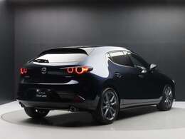 ☆ディープクリスタルブルーマイカのMAZDA3 　ファストバック☆