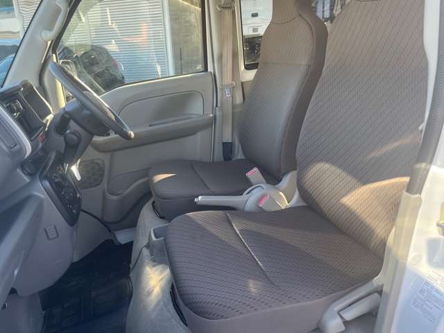 中古車バイヤー歴11年と元新車ディーラー営業マンが適正価格で中古車をご案内致します！強引な営業は一切しない事をお約束！