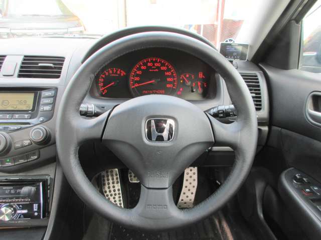 新車時に交換していたのでステアリングもすごく新しいです