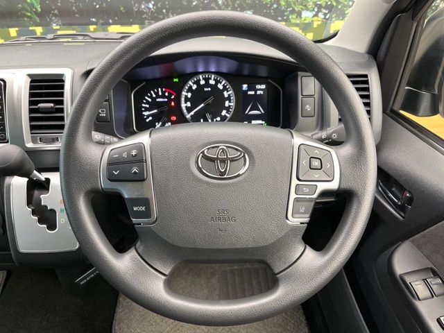 ステアリングも使用感が少なく、きれいな状態となっております♪