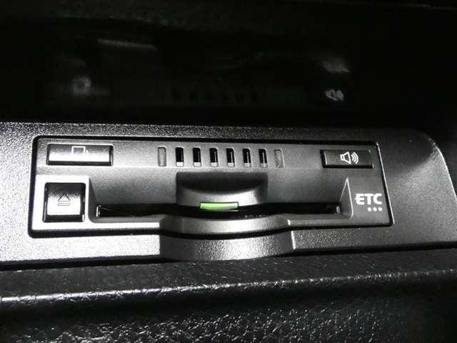 ETC車載器付きです。高速道路の料金所もスムーズに通過できます。