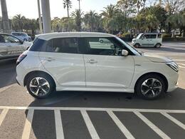 先行車発進お知らせ機能・ふらつき警報機能を搭載。