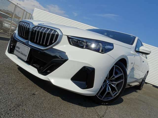 BMWならではのかっこいいライトです。暗い夜道も明るく照らしてくれます☆