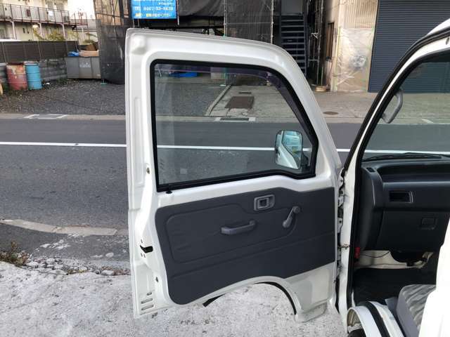 手付金1万円で車両のお取り置きが可能です。また、ご購入の際には5万5千円を頭金としてお支払いいただきます。残金は名義変更する前日までにお支払いをお願いしております。