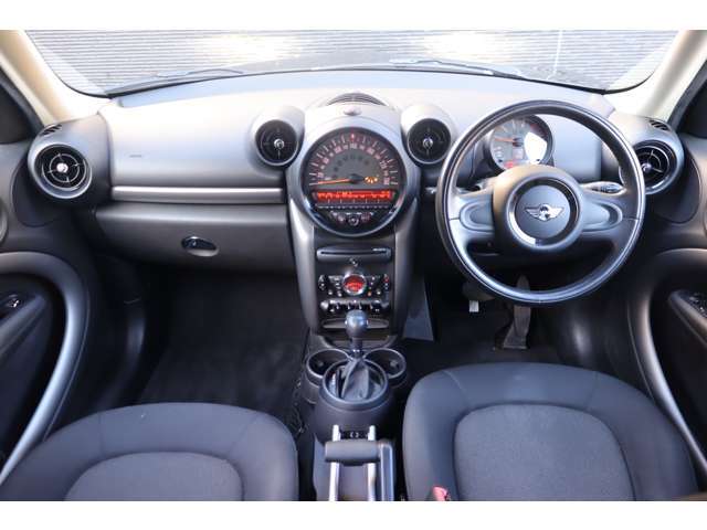 【インパネ全体】『インパネ全体』の画像になります。写真の内容に関してご不明点、ご質問等がございましたらお気軽にガリバー店舗までお問い合わせください。