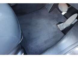 【フロアマット】『フロアマット』の画像になります。写真の内容に関してご不明点、ご質問等がございましたらお気軽にガリバー店舗までお問い合わせください。