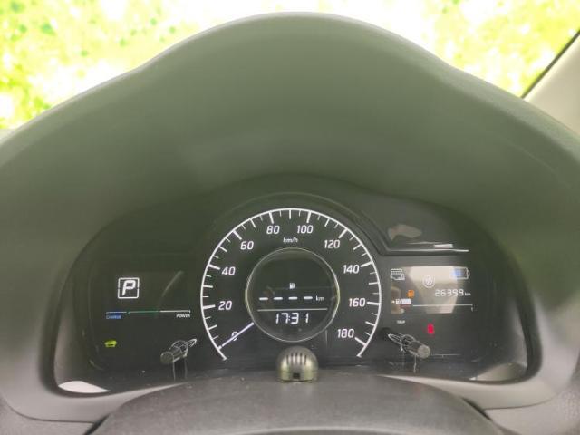 WECARSの展示場では実際に見て、触ってお車をお選びいただけます！知識の豊富な営業スタッフが様々なカーライフをご提案いたします！