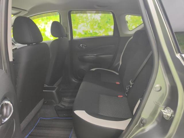 WECARSでは各商談席に大型モニターをご用意しております！見やすい大画面でゆったりと全国の在庫をご覧いただけます！是非ご来店お待ちしております！