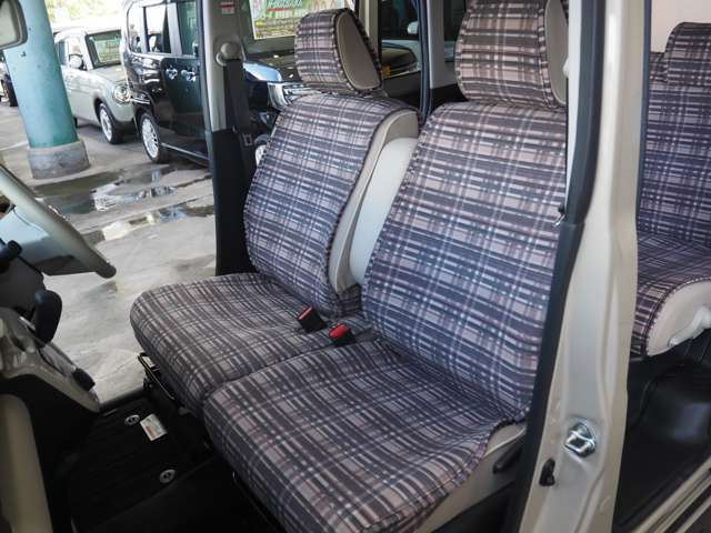 ルームクリーニングも隅々まで綺麗にしてお渡ししています。他店の車のクオリティと比較してください！！！