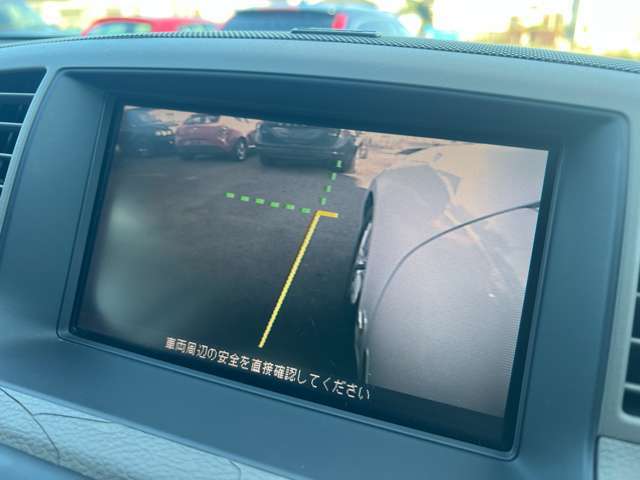 サイドカメラも装備しています♪左フロント部分の見えづらい箇所をモニターで確認していただけます♪