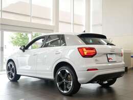 グレイシアホワイトメタリック